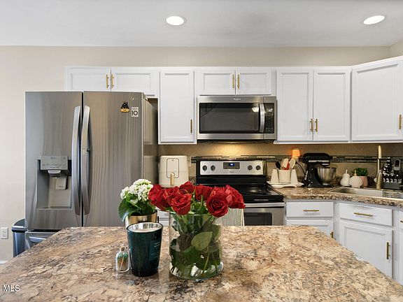 5th image of 70C Fellows Road