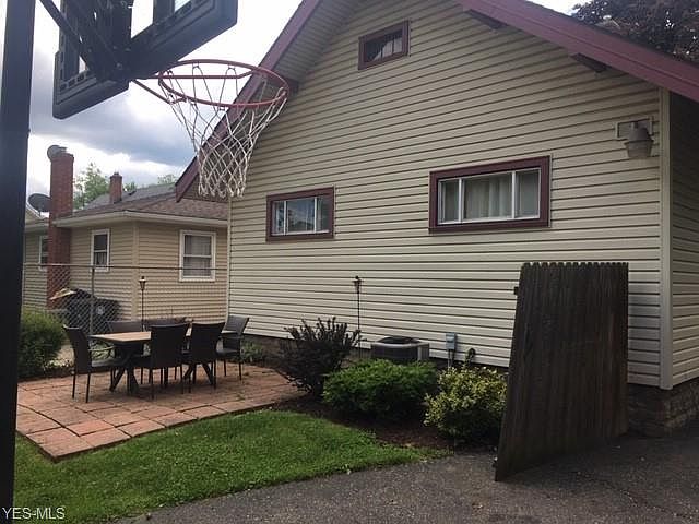 2nd image of 495 Sieber Ave