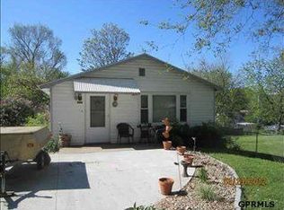 2823 Olive St, Bellevue, NE 68147