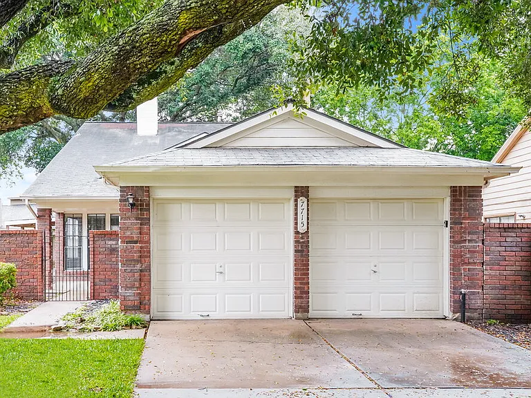 7715 Springville Dr — Photo 1