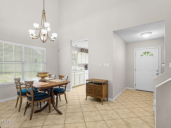 4th image of 38 Creek Ct