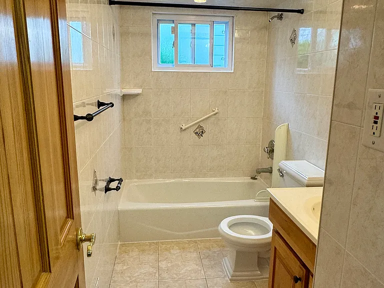 83 Augusta Ave #2 — Photo 10