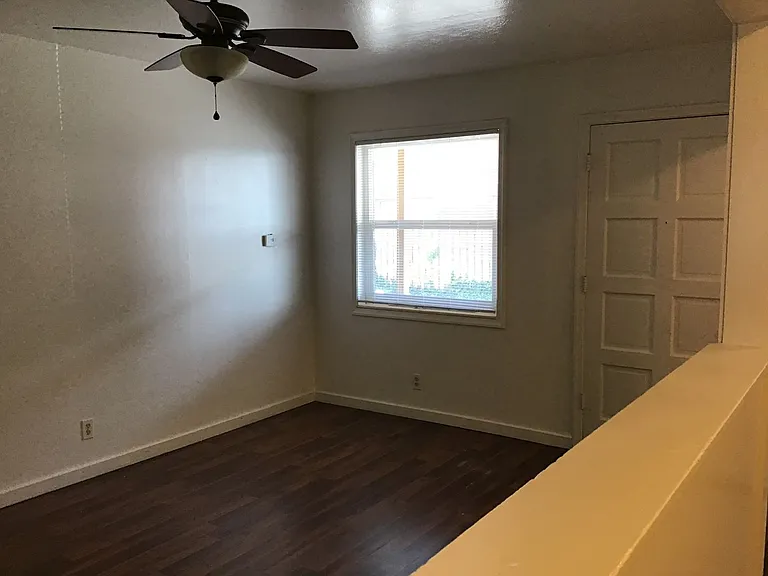 1731 Stewart St — Photo 3