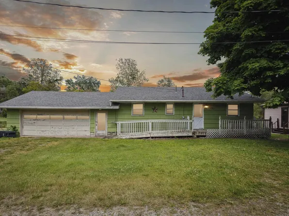 351 S 4th St, Kimmell, IN 46760