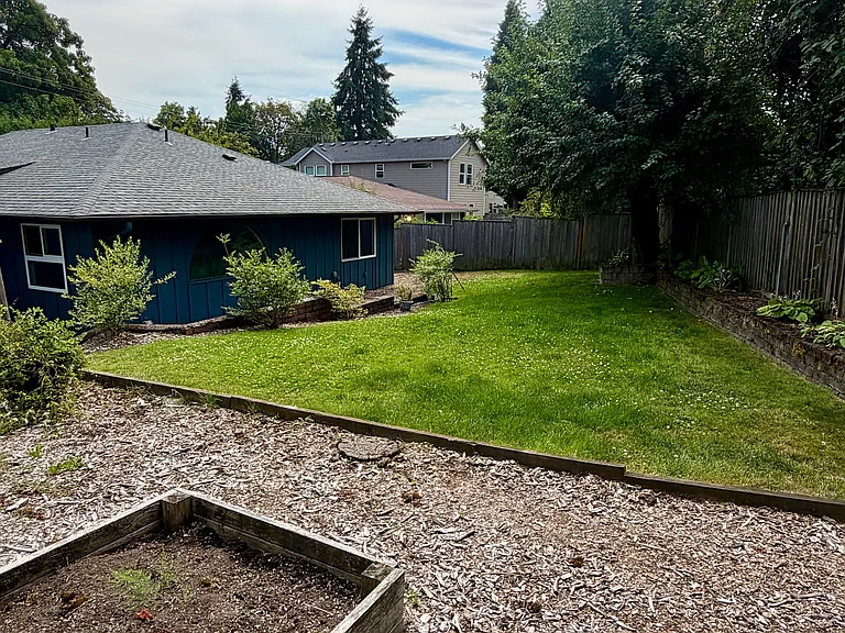 18413 SE Blanton St — Photo 32