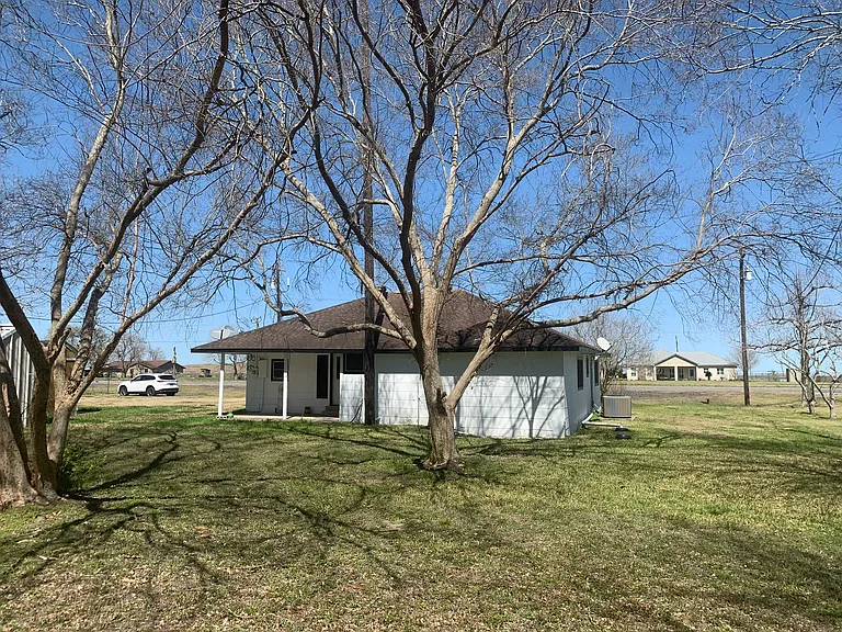 10704 State Highway 185 S — Photo 73