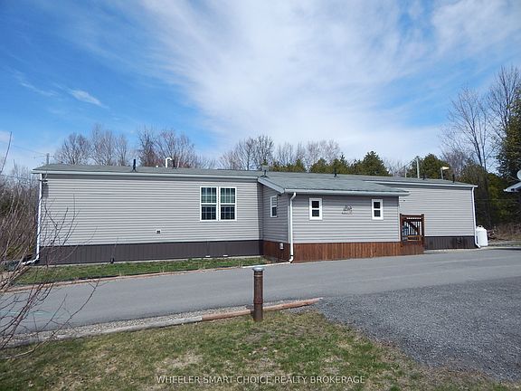 3rd image of 2729 Crows Nest Rd E