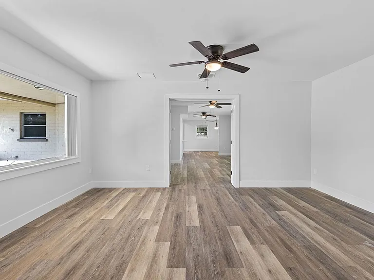 1561 Maravilla Ave — Photo 16