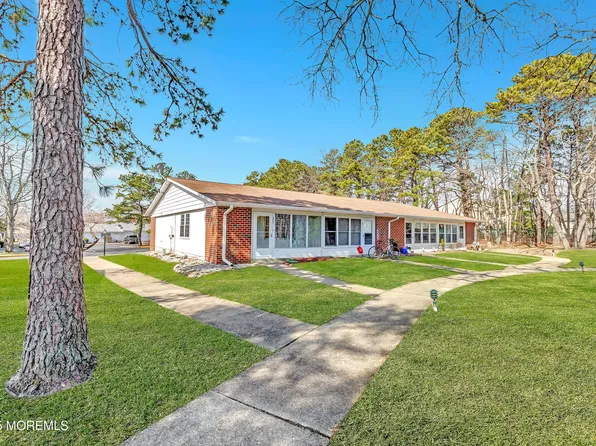 885A Inverness Court, Lakewood, NJ 08701