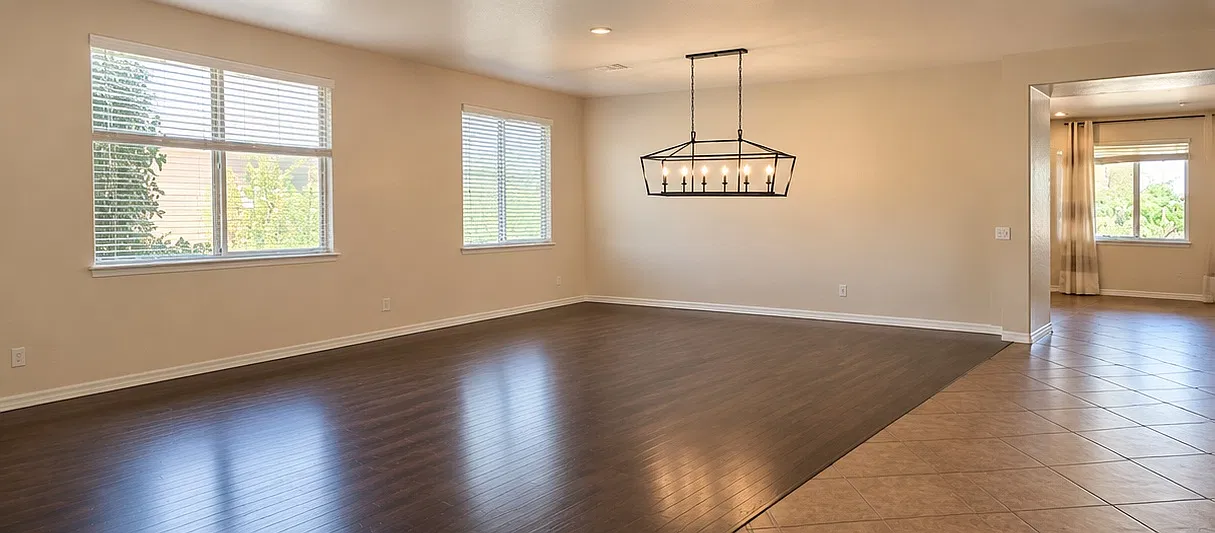 5 bed, 3769 sqft, $4,200 — Photo 3