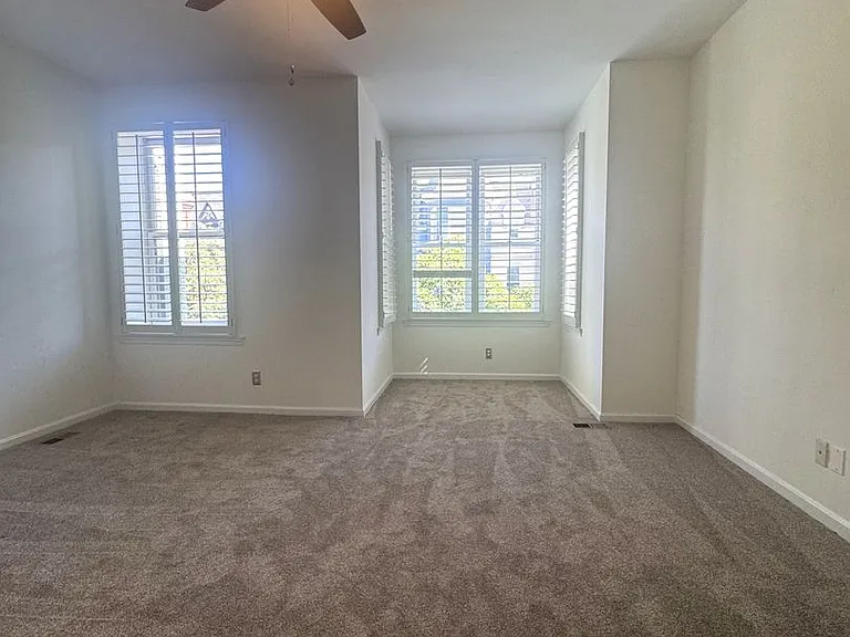 932 Westminster St NW — Photo 17