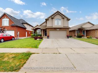 8655 Westport Dr, Niagara Falls, ON L2H 0A3