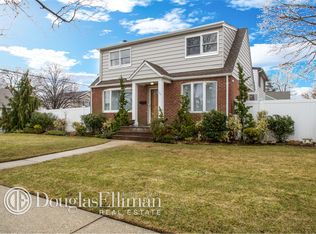 699 Naple Ave, Franklin Square, NY 11010