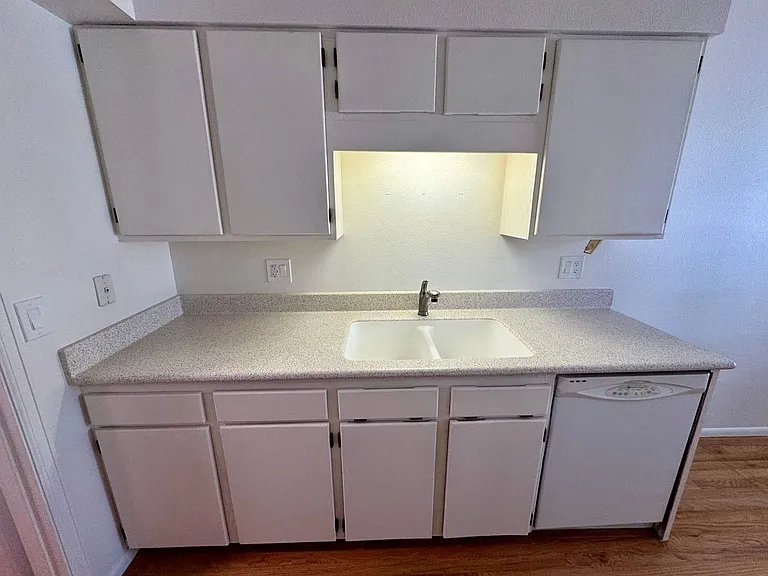 2640 Hearthwood Ln — Photo 10