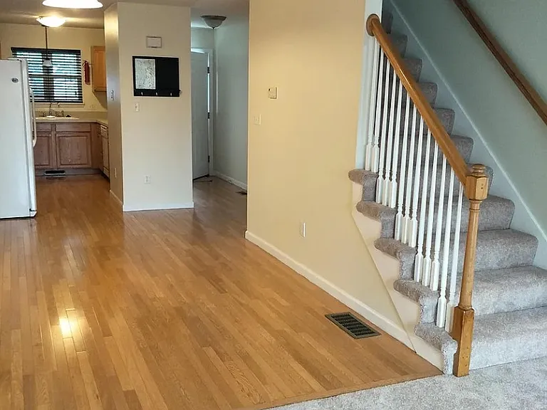 118 Washington Pl — Photo 10