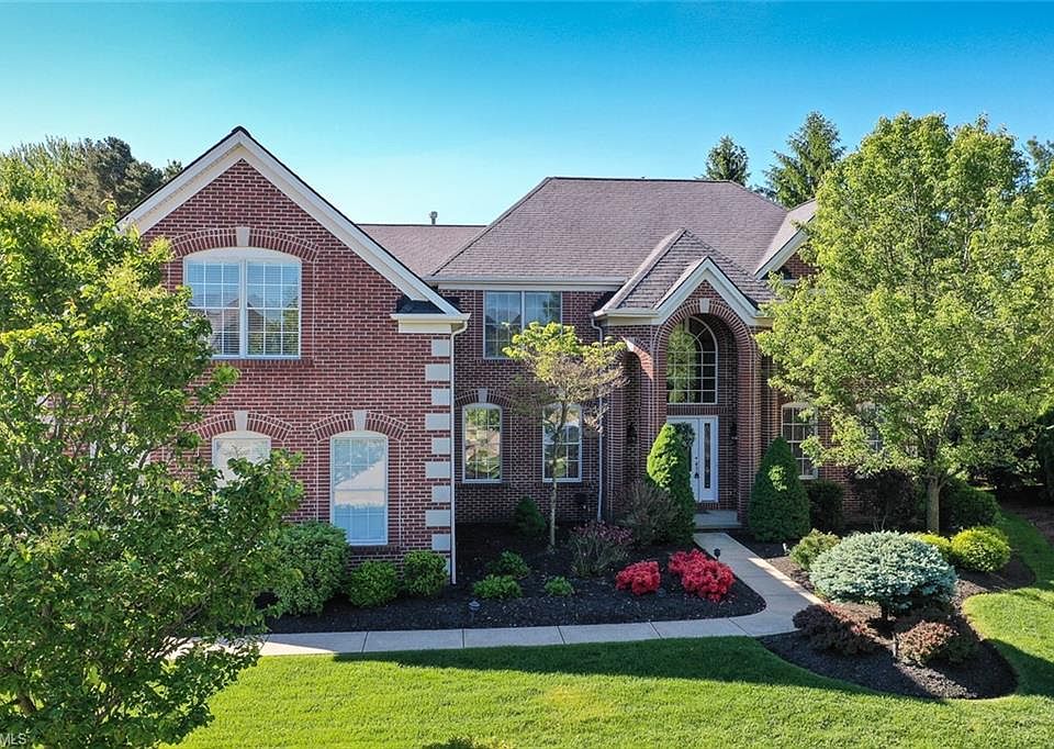 1st image of 20241 E Donegal Ln