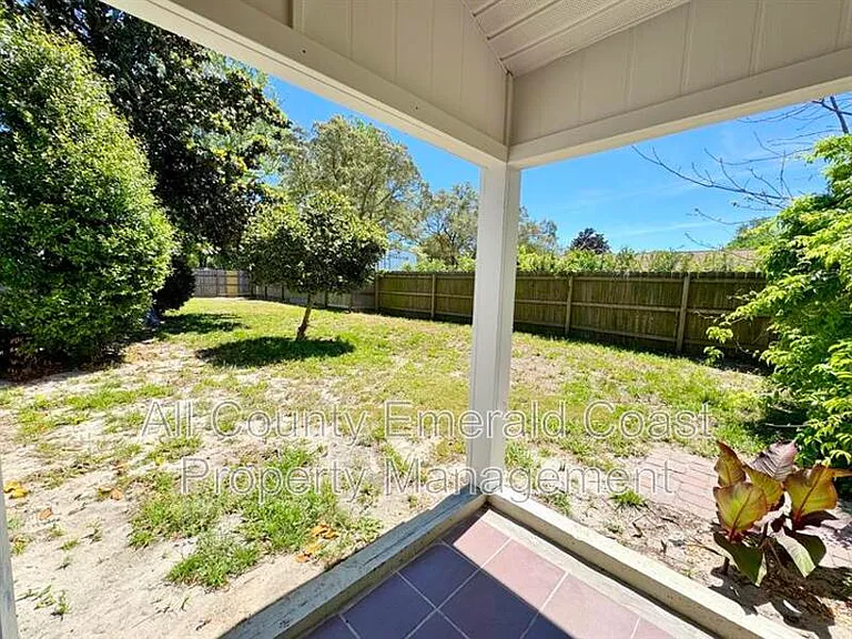 710 Swan Ln — Photo 46
