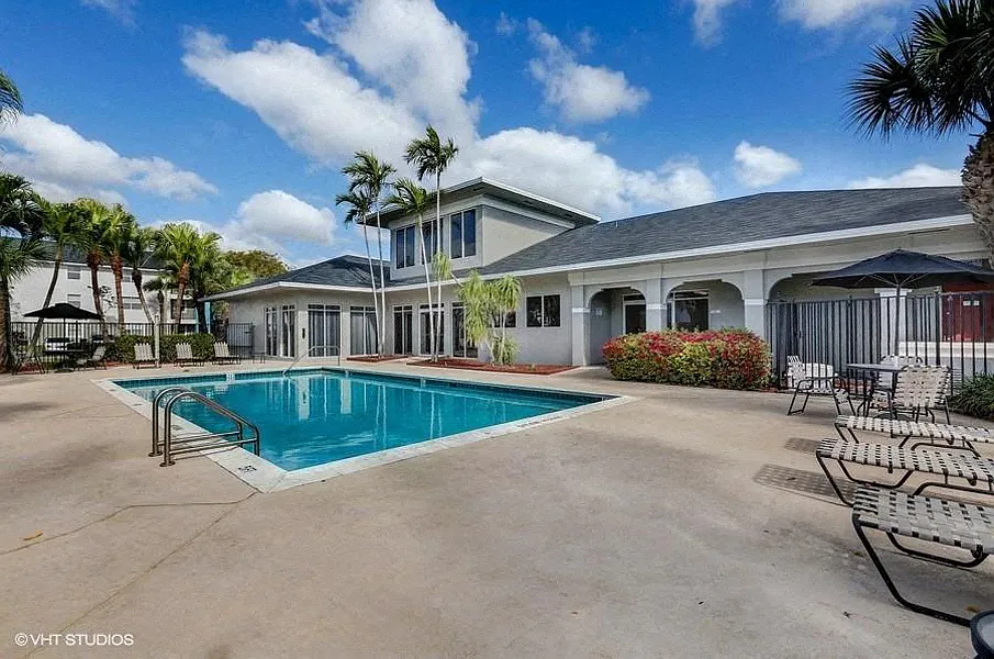 Villa Biscayne Apartments