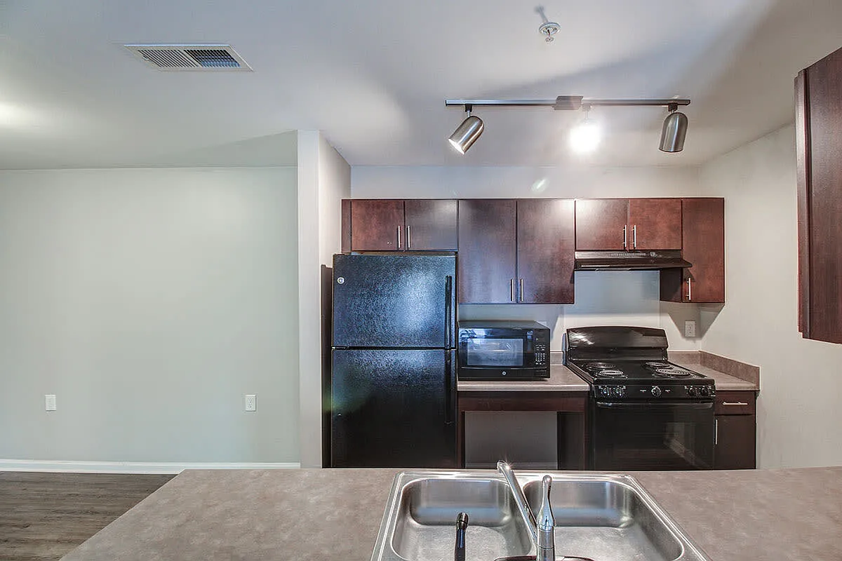 Northside Drive Apartments — Photo 1