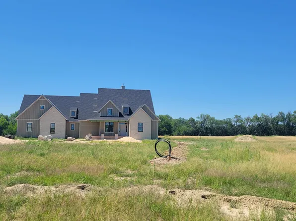 4300 E Brenda St, Valley Center, KS 67147