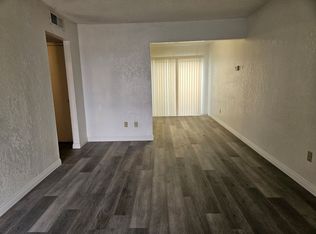 907 5th St, Wasco, CA 93280