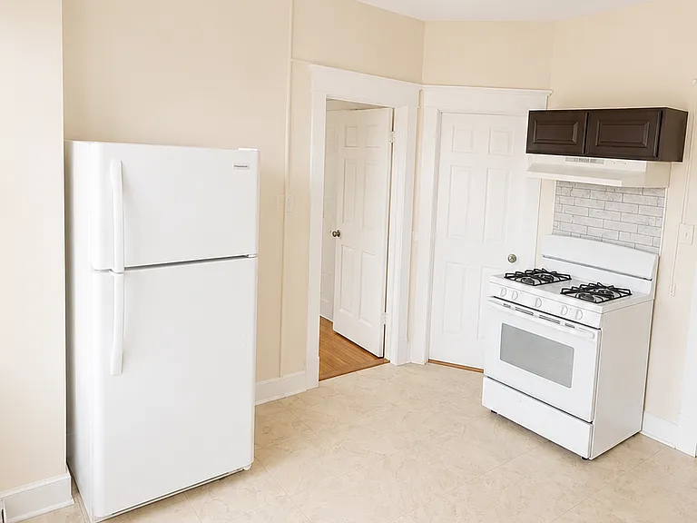 905 Park St #C2 — Photo 2