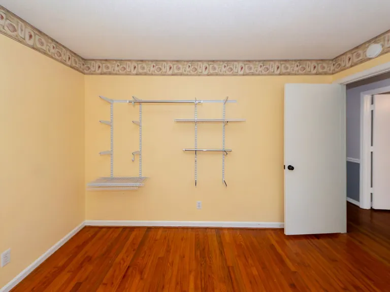 109 Runnymede Ln — Photo 20