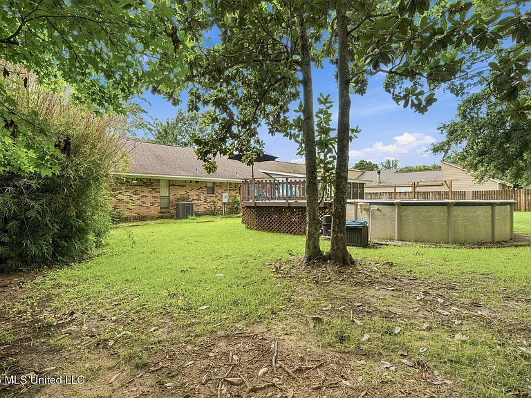 122 Booth Cir — Photo 28