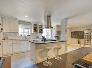 2304 W Saint Anne Pl, Santa Ana, CA 92704