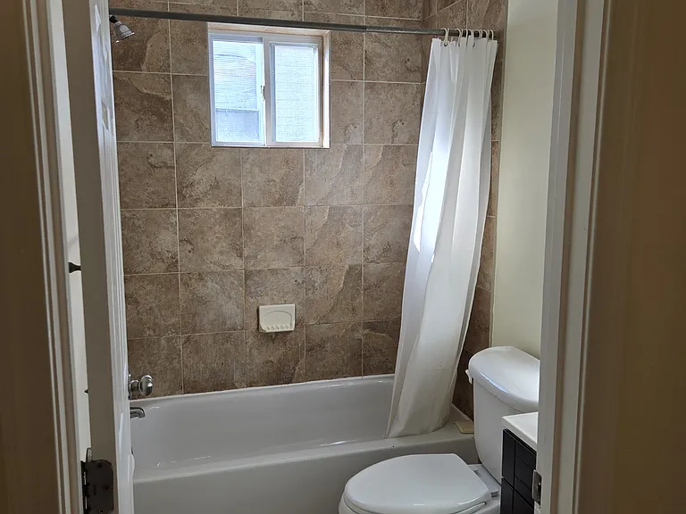 2218 Chester St SE — Photo 16