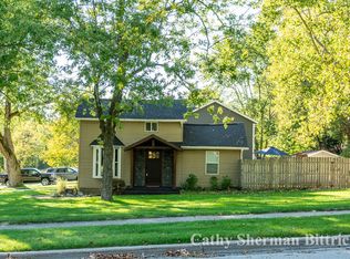 2813 Richmond St NW, Grand Rapids, MI