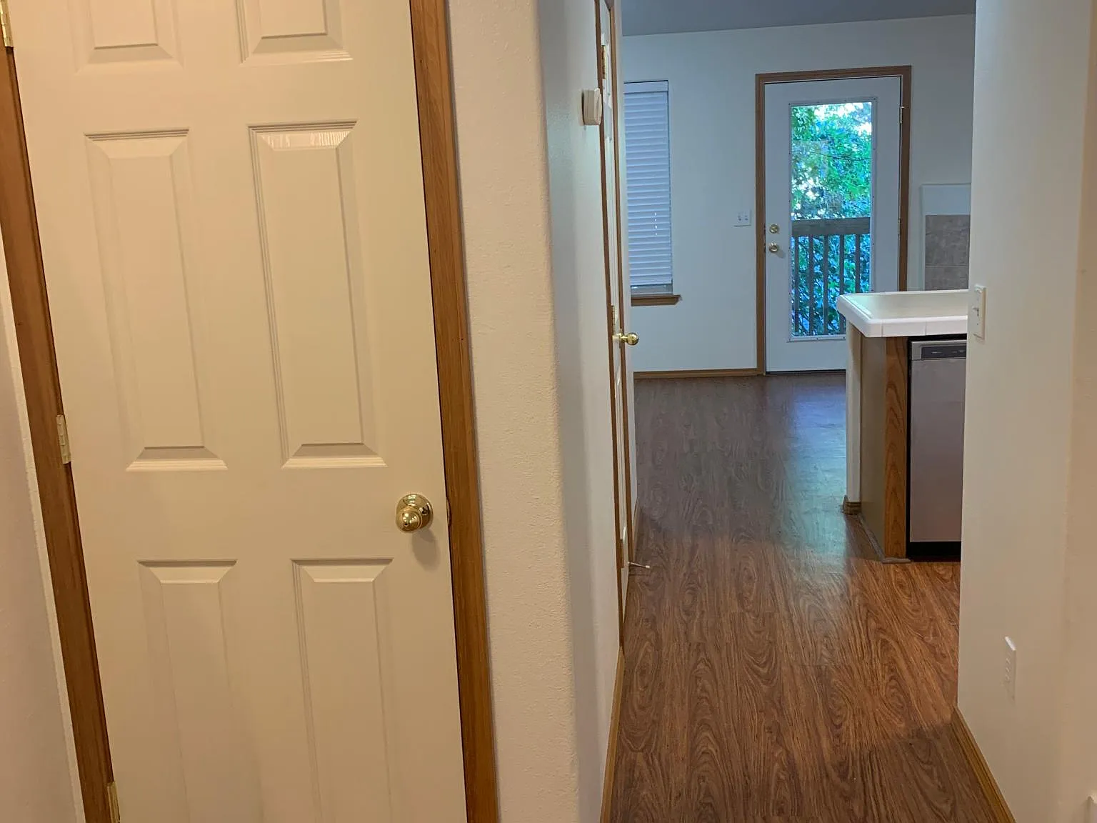 2 bed, 1.5 bath, 1290 sqft, $1,800 — Photo 2