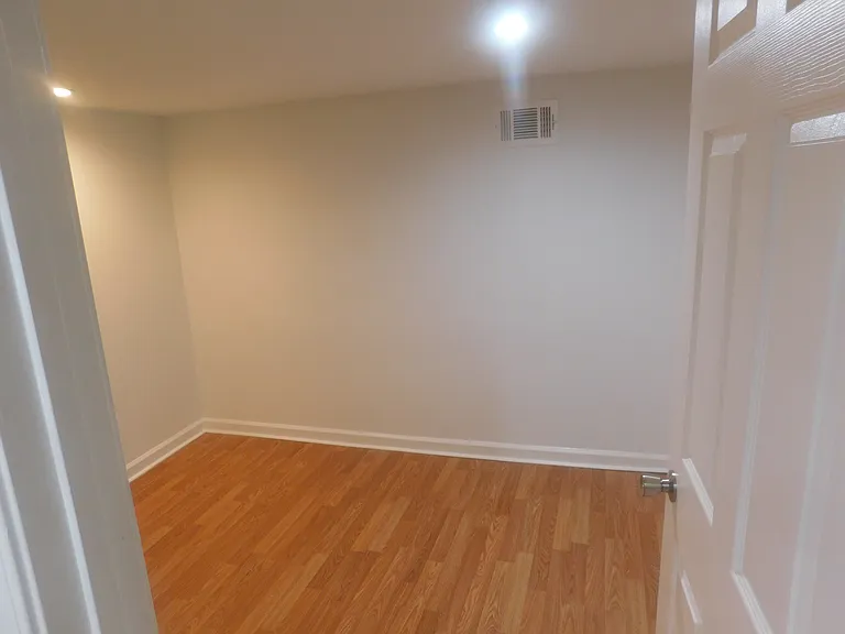985 McKay Dr SE #C — Photo 8