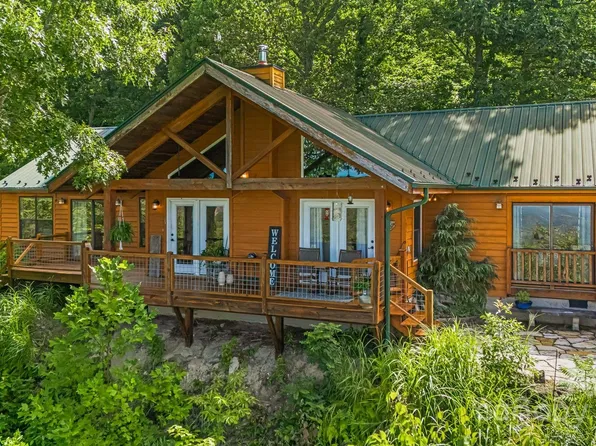 1000 Jeter Mountain Rd, Penrose, NC 28766