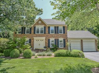 8509 Heron Pond Ln, Fairfax Station, VA 22039