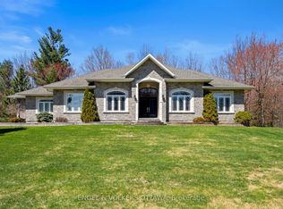 6370 Emerald Links Dr, Ottawa, ON K4P 1M4