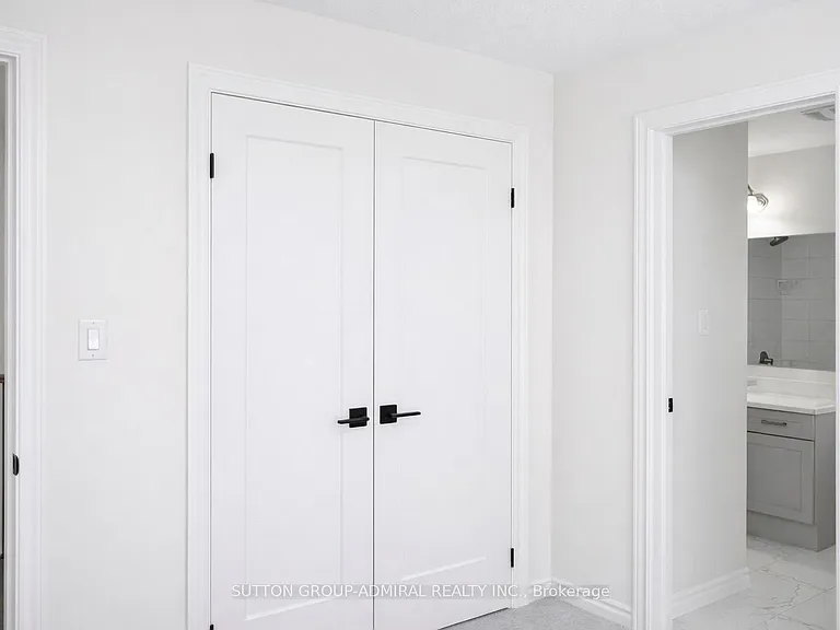 65 Barkerville Dr — Photo 25