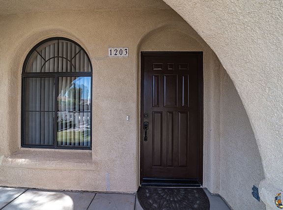 5th image of 1203 Jacaranda Dr