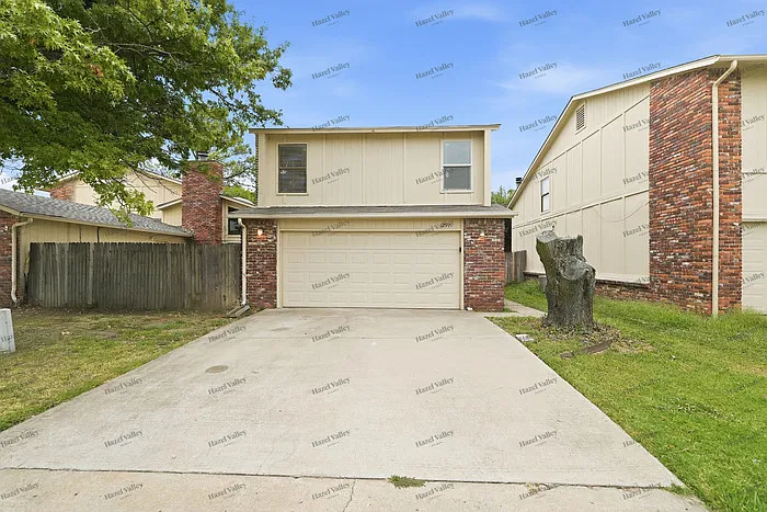 3 bed, 2.5 bath, 1283 sqft, $1,420 — Photo 2