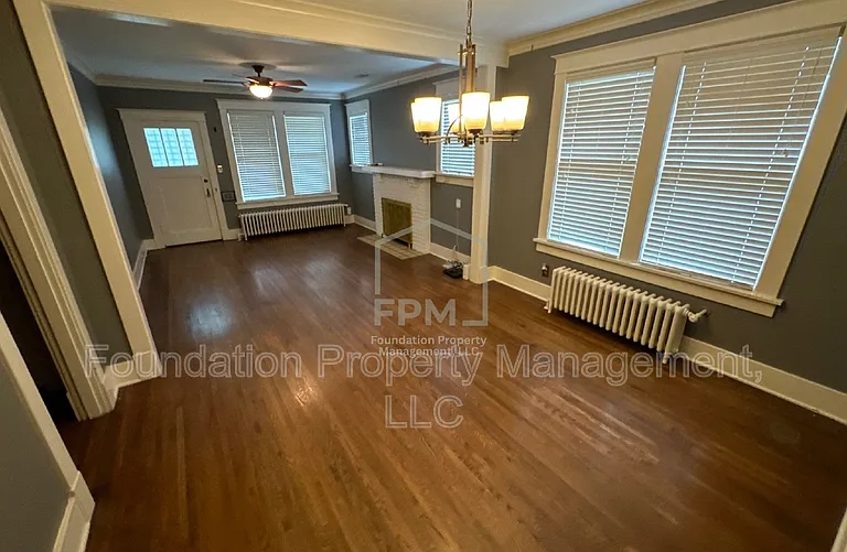 954 Sheridan St — Photo 8