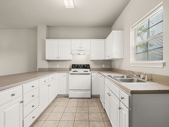 4th image of 1711 Mignonette Ln #1B