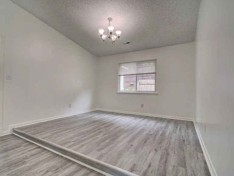 1801 Colleen Ct — Photo 11