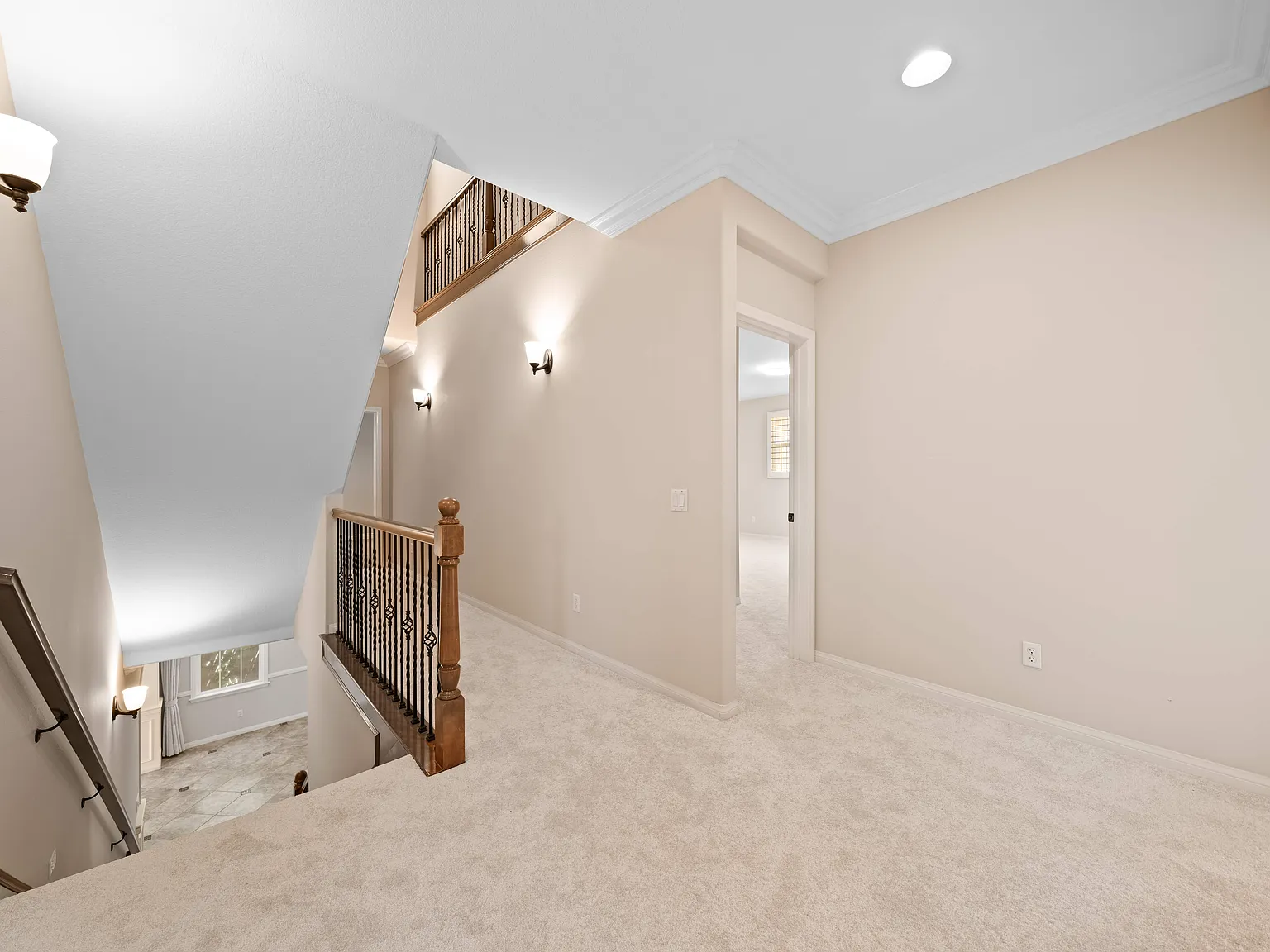 5 bed, 4000 sqft, $8,000 — Photo 3