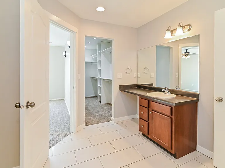 606 S Willow Park Dr — Photo 13