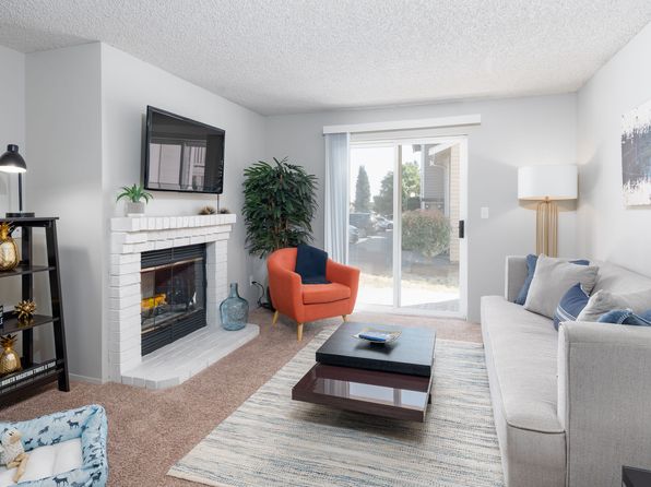 1202 N Pearl St APT C104
