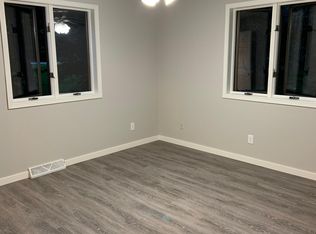 320 Crabtree Ave, Plover, WI 54467