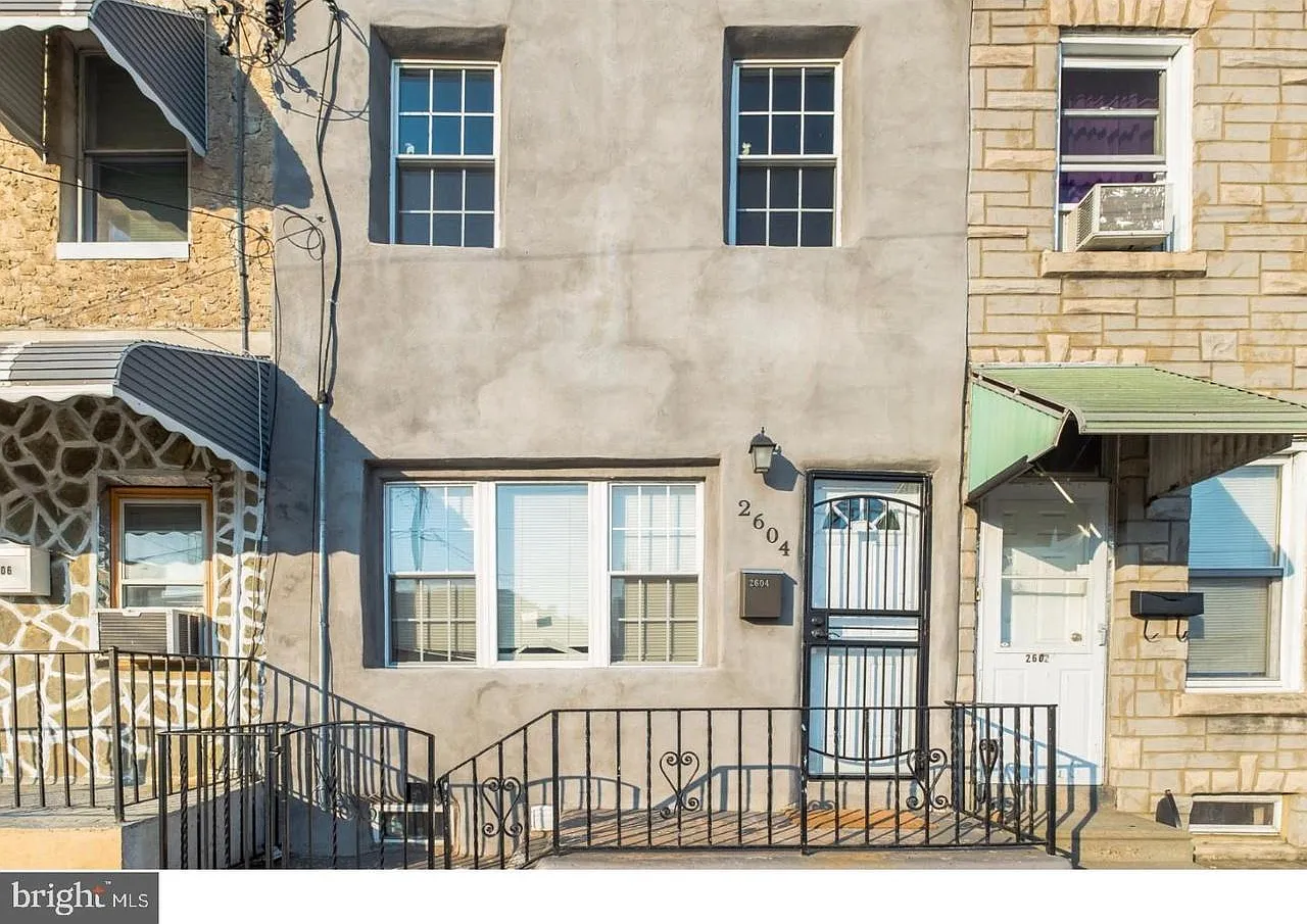 2604 E York St — Photo 2