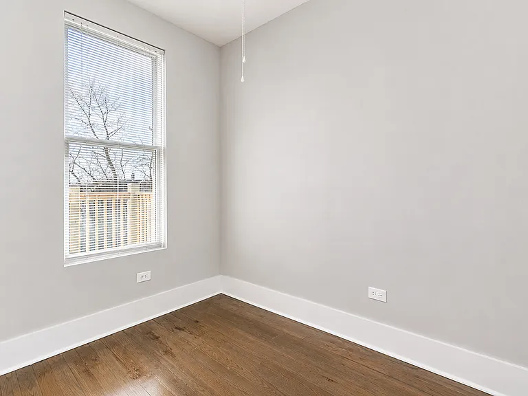 2117 W 18th St #3R — Photo 7