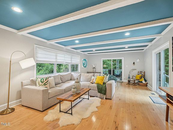 5th image of 3934 Hope Valley Rd