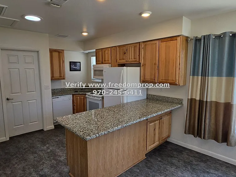 Orchard Ave 1010 — Photo 3